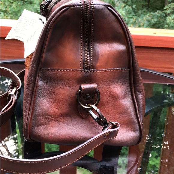 (SOLD) I Medici Crossbody/Satchel Italian Leather - Picture 4 of 7